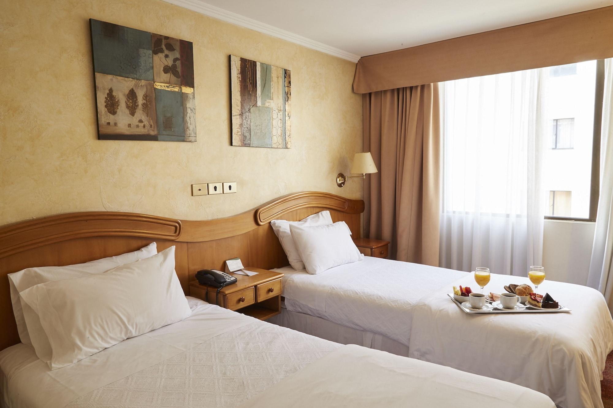 Hotel Torremayor Lyon Santiago Eksteriør bilde