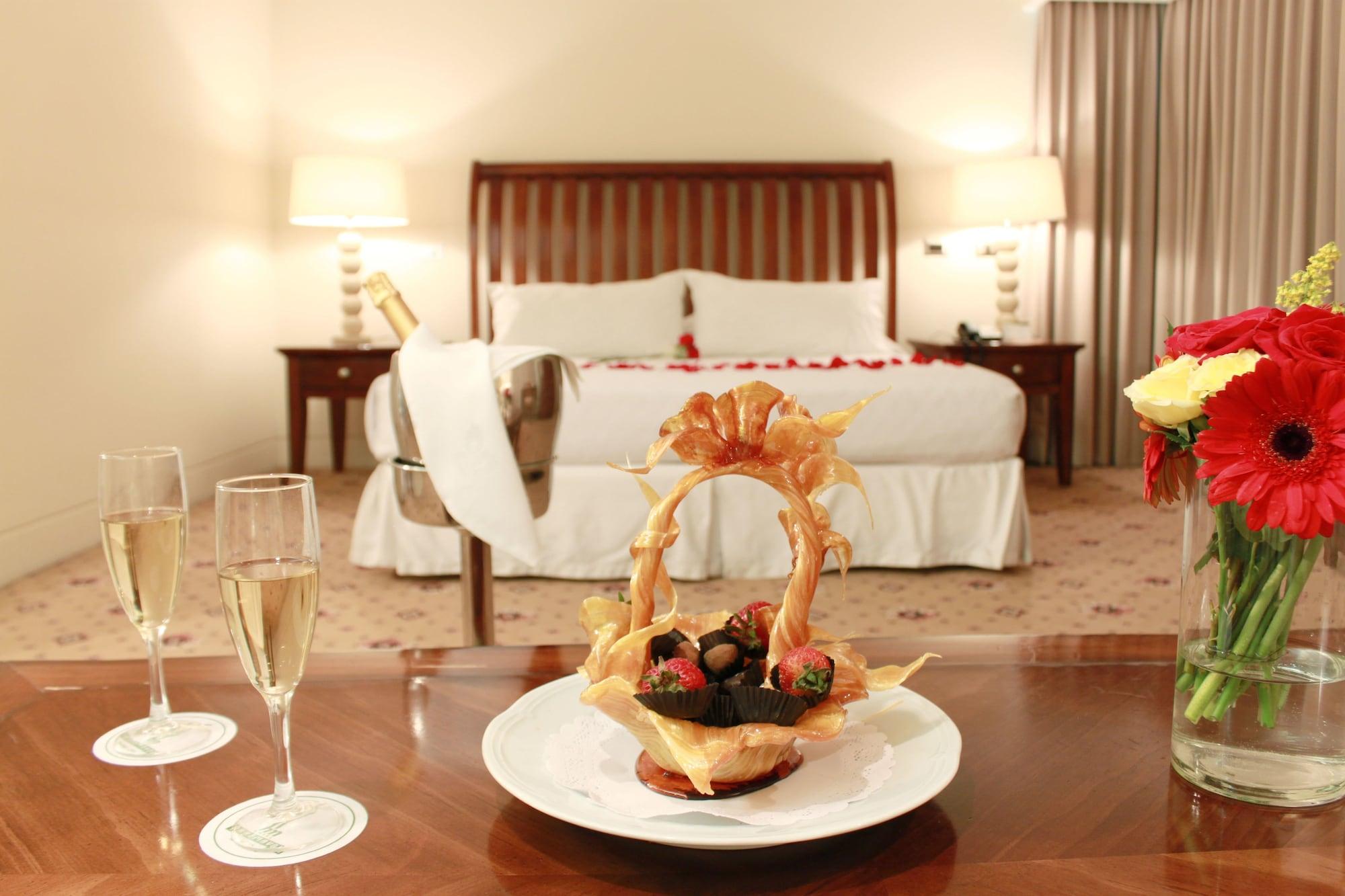 Hotel Torremayor Lyon Santiago Eksteriør bilde